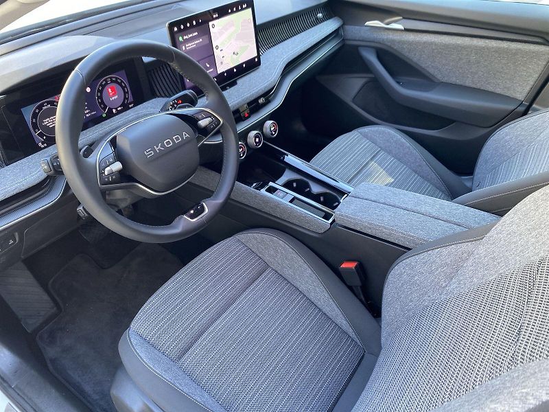 Škoda Superb (2025) 2.0 TDI DSG Selection - fotka 6 z 35