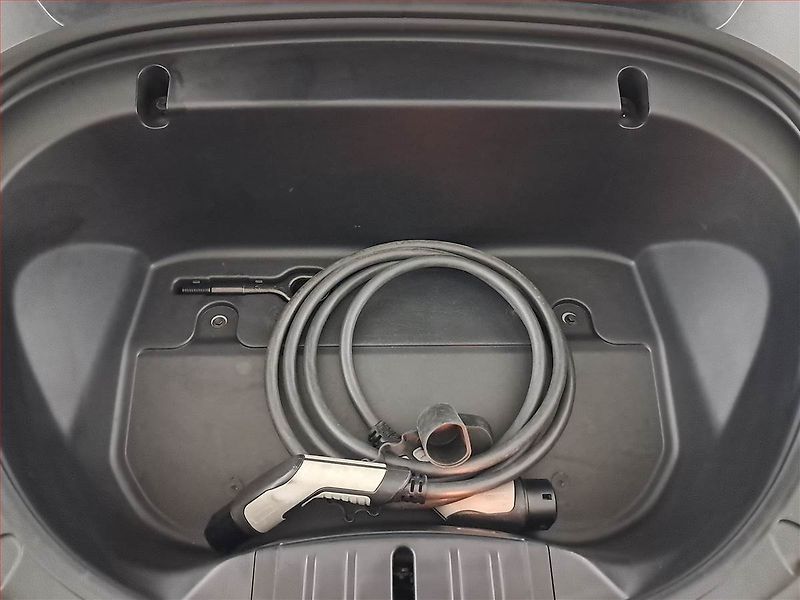 Tesla Model 3 (2020) Std Range Plus 52kWh, SoH 83% - fotka 20 z 22