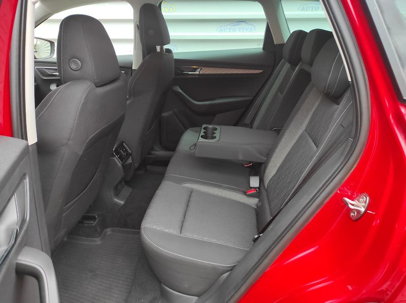 Škoda Karoq 2,0TDi 85kW STYLE,TZ,ČR - fotka 9 z 38