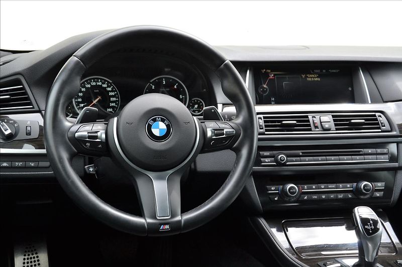 BMW Řada 5 530xd M/TOP-VÝB/DPH/CZ - fotka 15 z 40