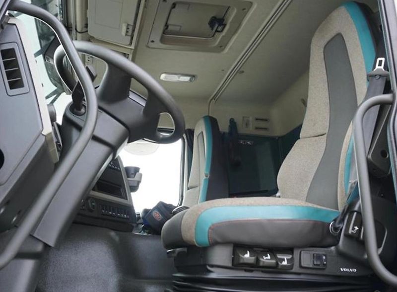 Volvo FM (2018) 500 6x2 valník + HR EURO 6 - fotka 9 z 22