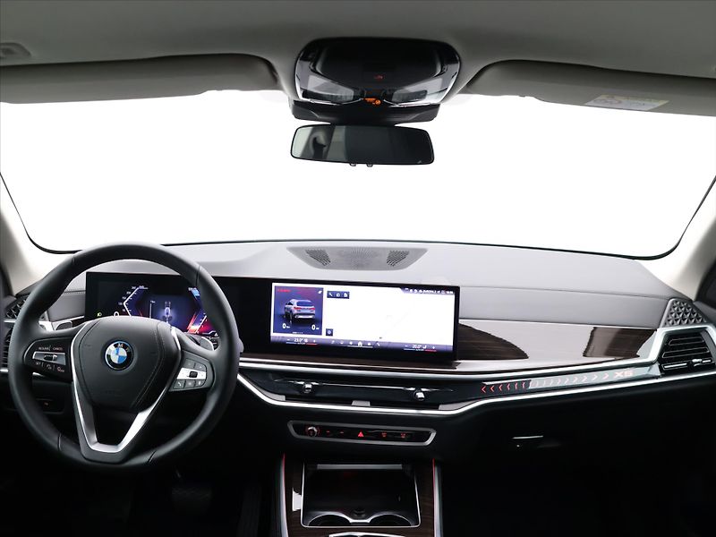 BMW X5 3,0 50e xDrive 230kW CZ DPH - fotka 30 z 38