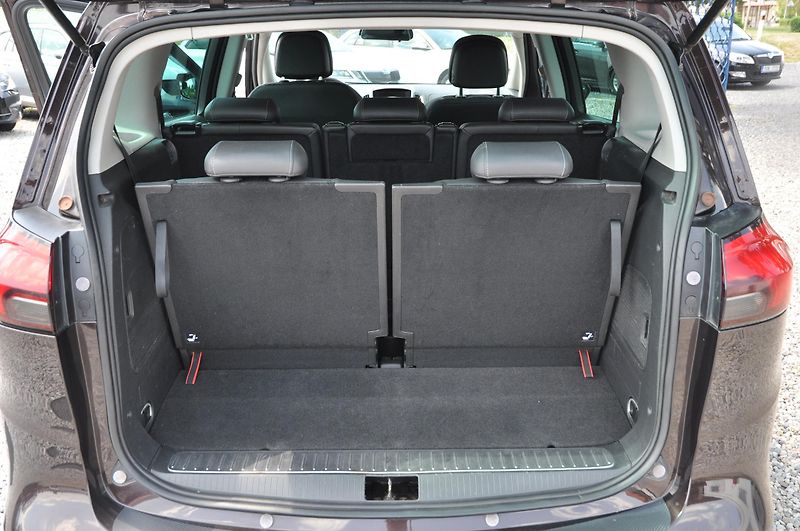 Opel Zafira TOURER 2.0CDTi 96kW 7.míst - fotka 9 z 19