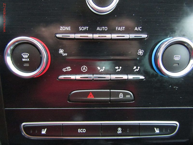 Renault Mégane (2019) 1.3 TCe, ČR - fotka 13 z 20