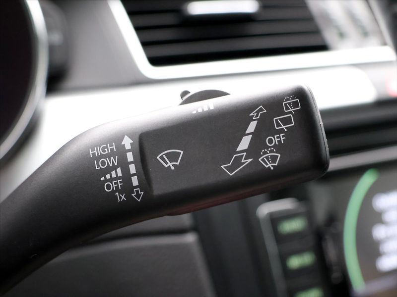 Škoda Superb 2,0 TDI 125kW Ambition DSG - fotka 20 z 39