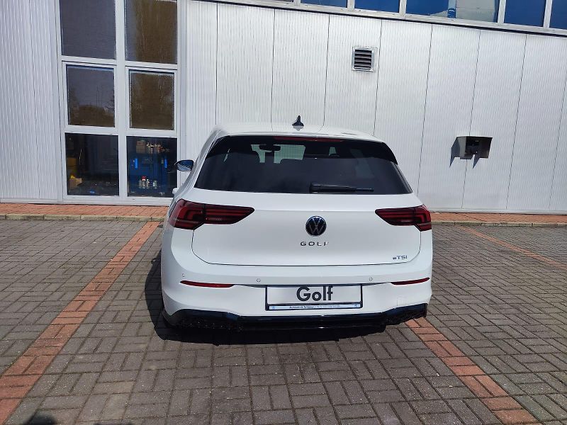 Volkswagen Golf (2025) R-Line People 1,5 eTSI 7DSG mH - fotka 5 z 26