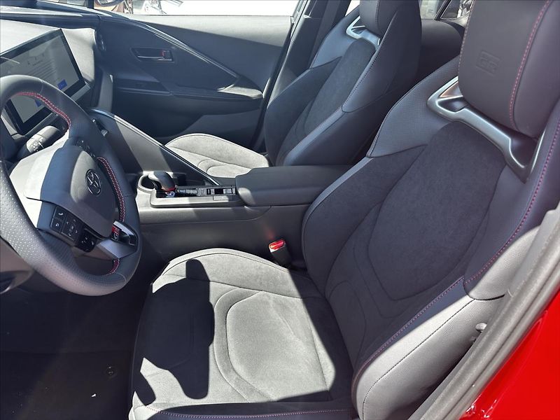 Toyota C-HR 1,8 GR Sport - fotka 7 z 14