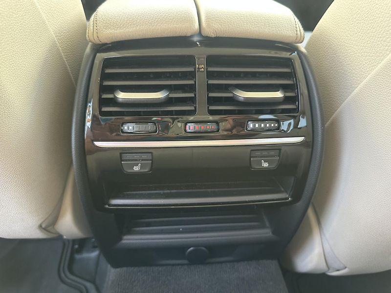 BMW Řada 5 (2017) 530d xDRIVE LUXURY - fotka 17 z 32