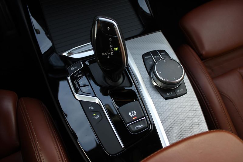 BMW X3 xDrive M40d 240kW M PAKET ČR - fotka 27 z 32