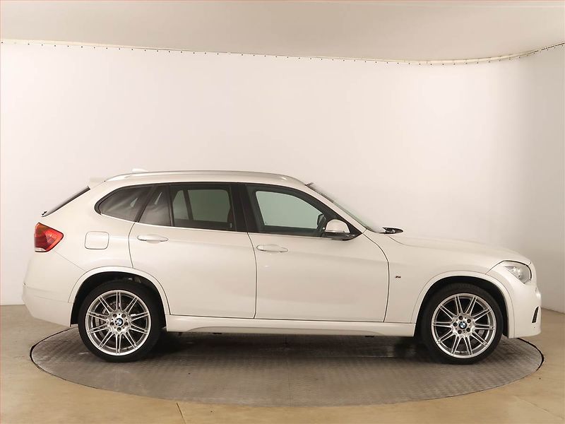 BMW X1 (2013) xDrive28i, 4X4, Automat - fotka 6 z 20