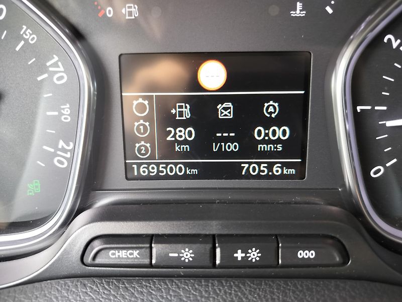 Toyota ProAce Verso 4x4 kůže, navi,  8 míst, tažné - fotka 15 z 30