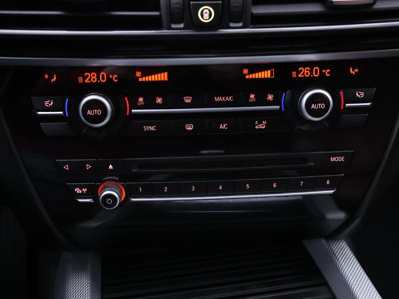 BMW X5 3,0 40d 230kW xD CZ M Paket DP - fotka 32 z 42