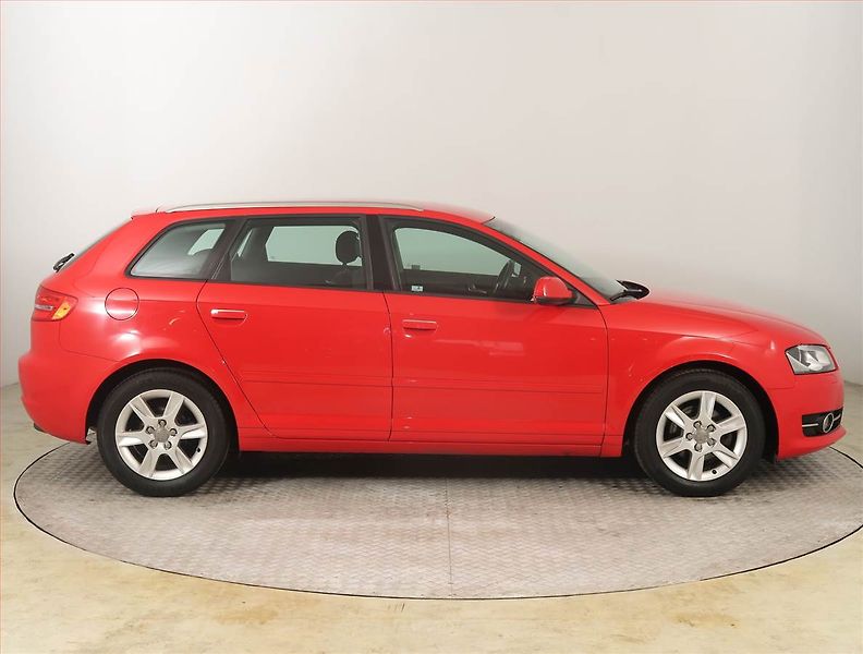 Audi A3 (2010) 1.2 TFSI, Xenony - fotka 6 z 15