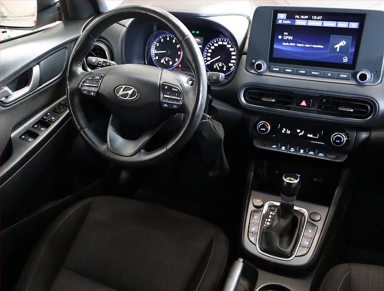 Hyundai Kona (2022) 1.6 T-GDI - fotka 7 z 23