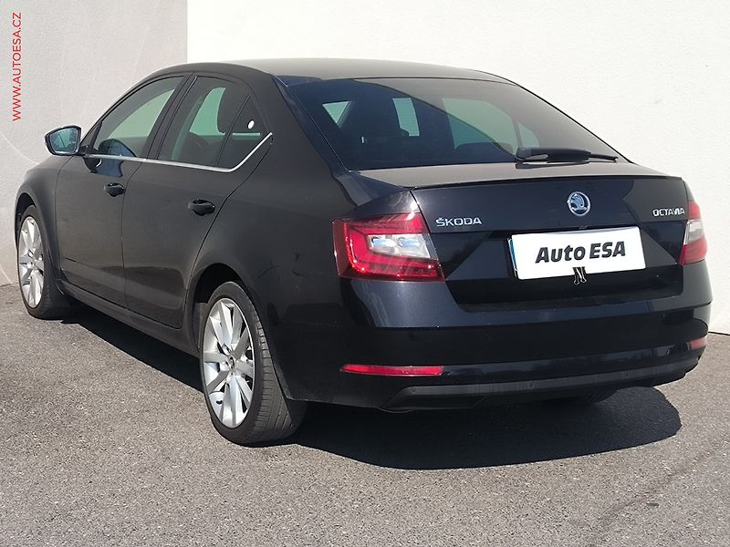 Škoda Octavia (2018) 1.5 TSI, ČR, Style, DSG, LED - fotka 6 z 19
