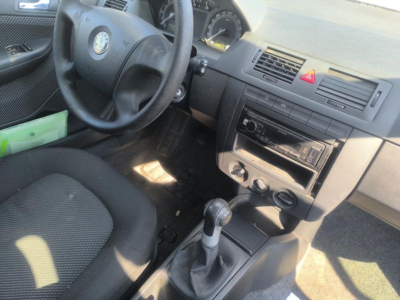 Škoda Fabia 1,9TDI,125T.KM,SERVISKA,VÝBAVA - fotka 9 z 24