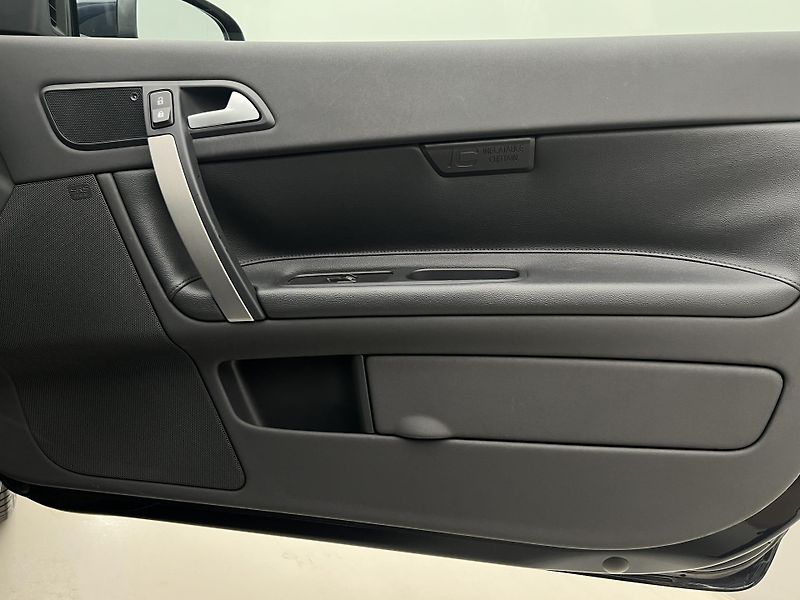 Volvo C70 MOMENTUM - fotka 33 z 33