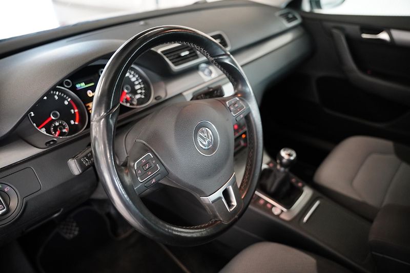Volkswagen Passat - fotka 14 z 27