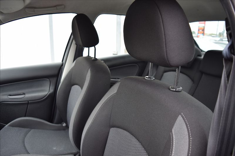 Peugeot 206 1,4 i + 54KW SERVISKA ALU - fotka 22 z 41