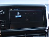 Peugeot 2008 (2019) 1.2 PureTech, Automat, Navi - náhled 19