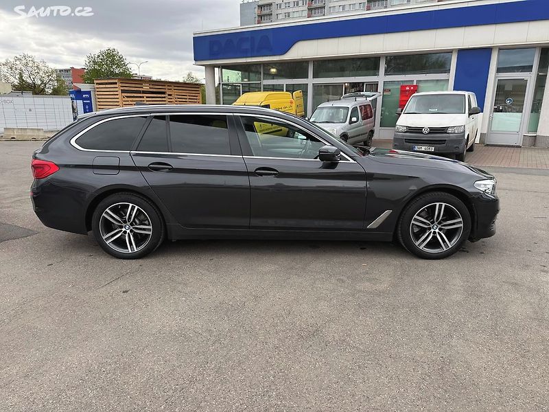 BMW Řada 5 520d XDRIVE 140kW - fotka 5 z 33