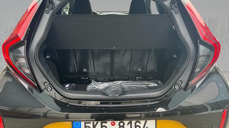 Toyota Aygo 1,5 Hybrid e-CVT GR Sport + 5 - fotka 8 z 8