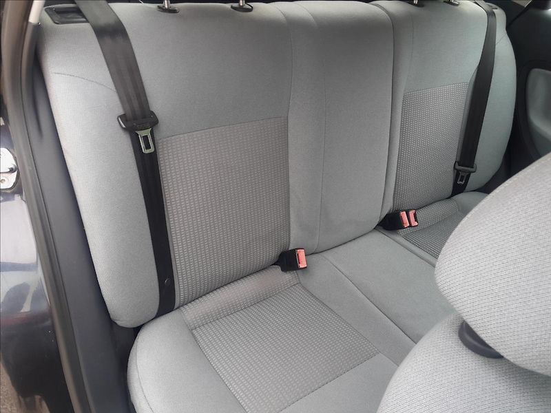 Seat Ibiza 1,4i16V - fotka 28 z 40