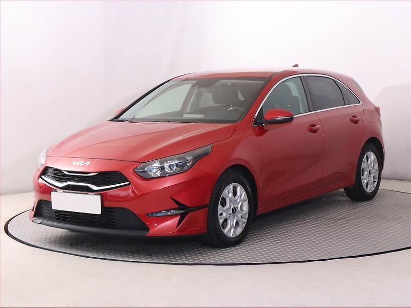 Kia Ceed (2022) 1.0 T-GDI, Serv.kniha - fotka 2 z 18