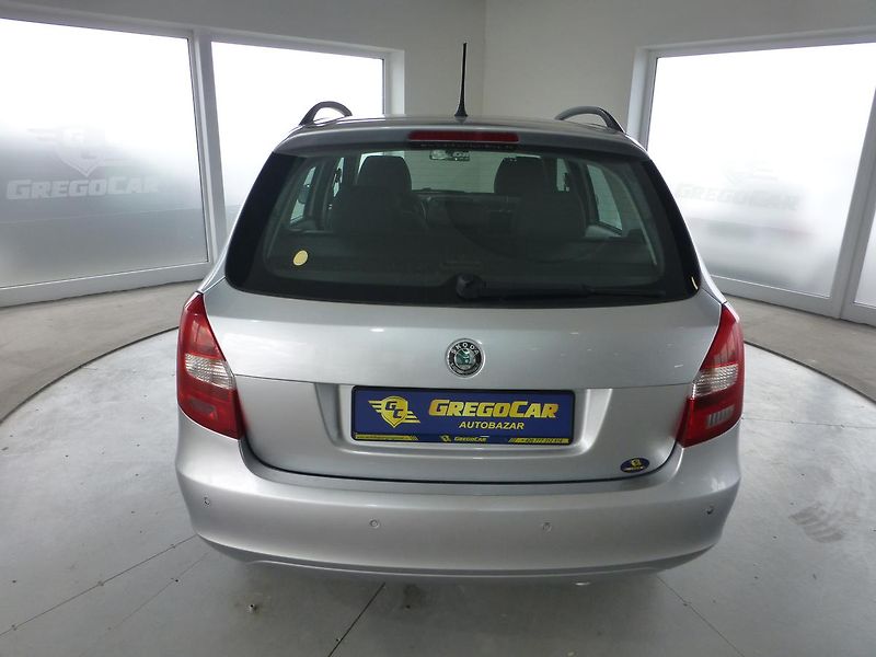 Škoda Fabia (2009) 1,6I-77KW*PARK.S**AC**VYHŘ.SED - fotka 6 z 25