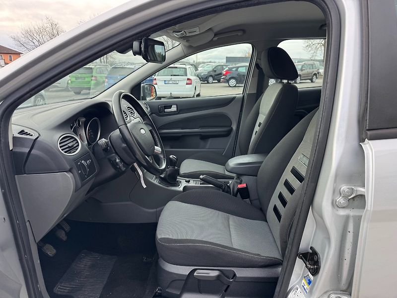 Ford Focus (2011) Trend 1.6 TDCi 80kW - fotka 10 z 31