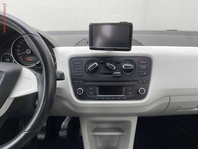 Seat Mii (2013) 1.0 MPi, Style, +kola - fotka 12 z 15