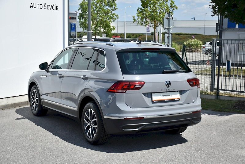 Volkswagen Tiguan (2020) LIFE 1.5 TSI 110 KW 7DSG - fotka 11 z 33
