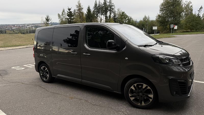 Opel Zafira (2022) - fotka 1 z 16