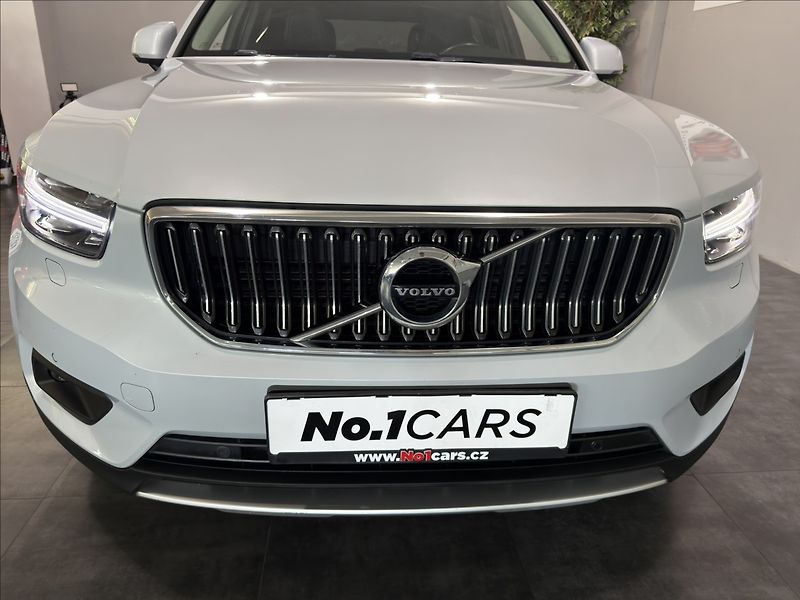 Volvo XC40 2,0   D4 INSCRIPTION ZÁRUKA 28 - fotka 39 z 46