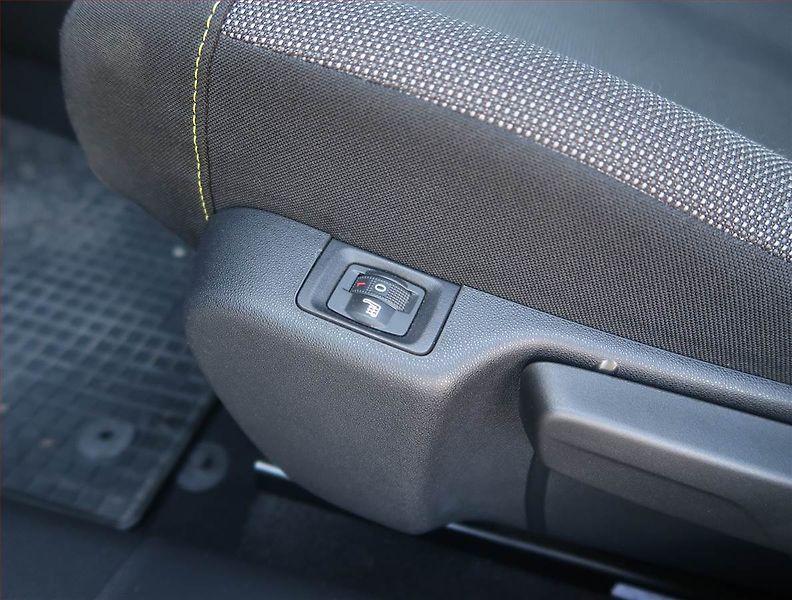 Citroën C3 (2020) Feel 1.2 PureTech, Serv.kniha - fotka 14 z 15