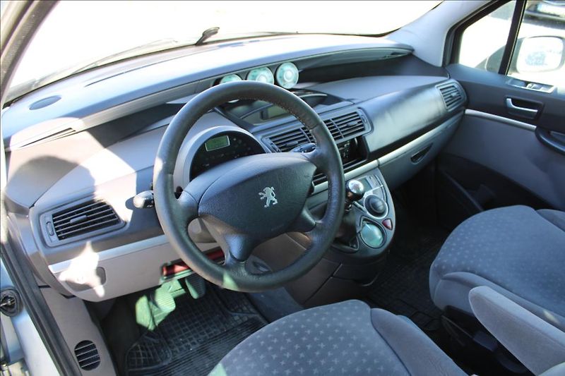Peugeot 807 2,2 HDi  1.maj., ČR, TAŽNÉ - fotka 10 z 28