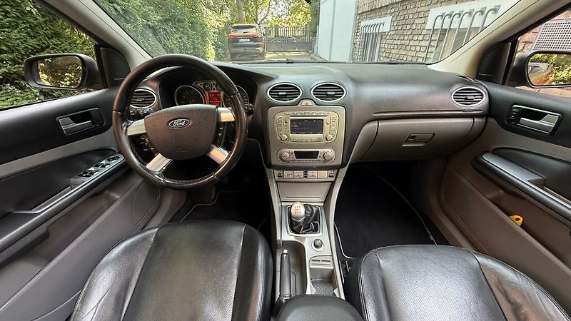 Ford Focus (2009) - fotka 18 z 28