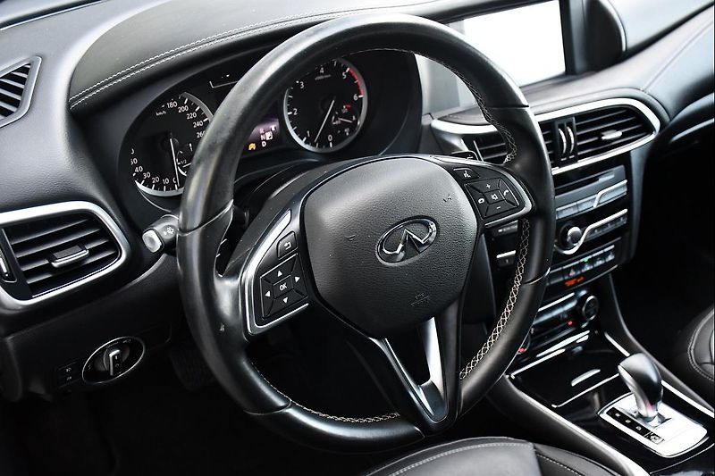 Infiniti QX30 220 CDI 4MATIC PANO ACC - fotka 10 z 52