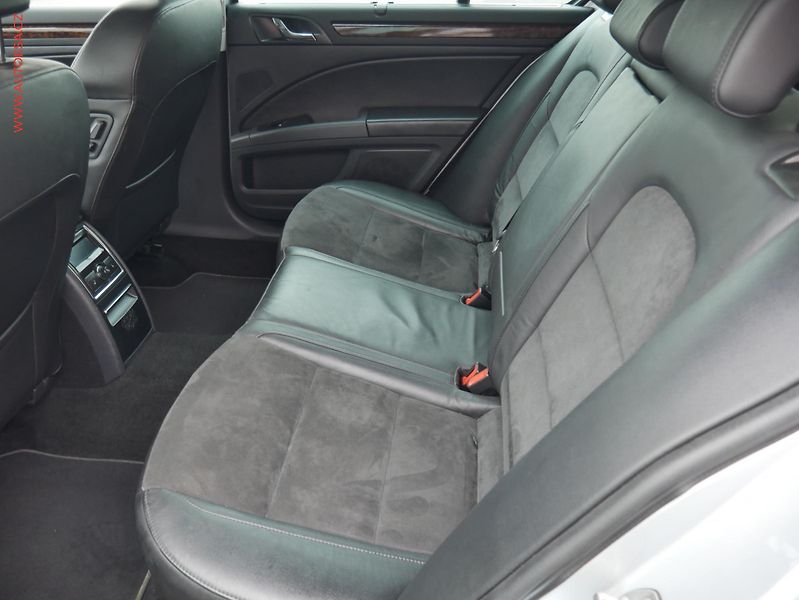 Škoda Superb (2013) 2.0 TDi 4x4, ČR, Elegance - fotka 10 z 22