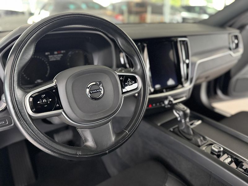 Volvo V60 D3 AUT*110kW*LED*KeyLess*DPH - fotka 10 z 34