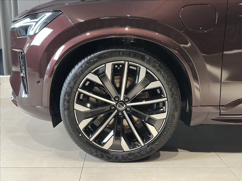 Volvo XC90 (2026) 2,0 T8  Ultra Dark - fotka 7 z 41