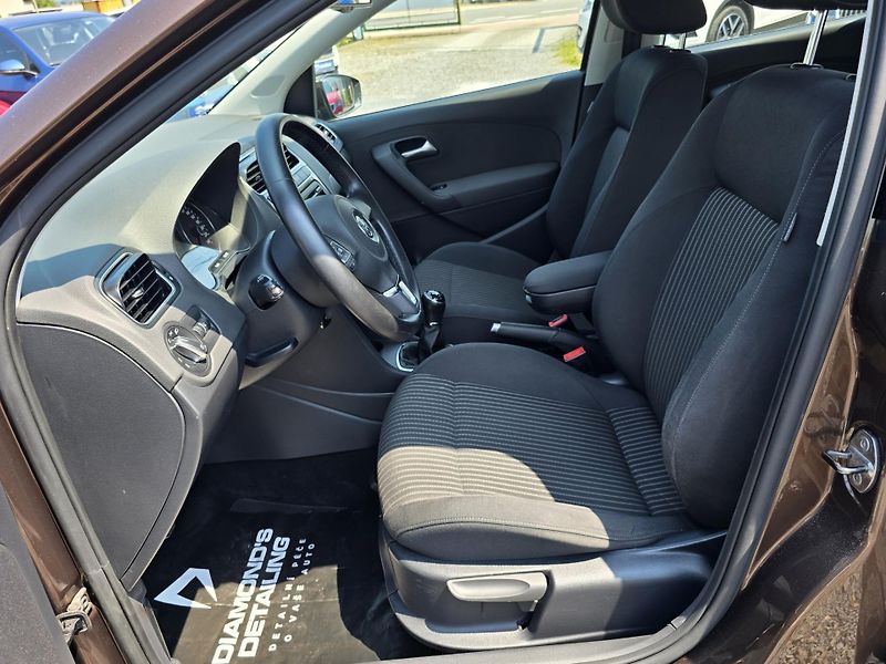 Volkswagen Polo 1.2 TSI 66 KW HIGHLINE - fotka 11 z 20