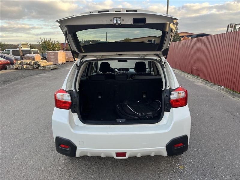Subaru XV 2,0 D 4x4 108KW KAMERA SERVIS - fotka 36 z 44