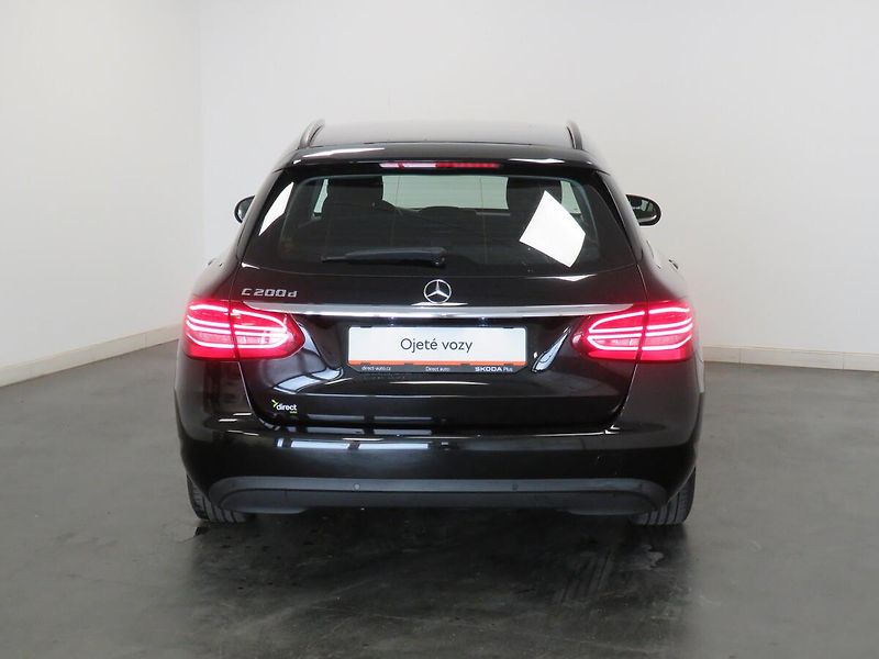 Mercedes-Benz Třídy C - fotka 6 z 25