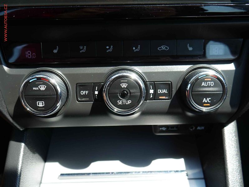 Škoda Octavia (2014) 1.4 G-TEC, ČR, Elegance - fotka 18 z 19