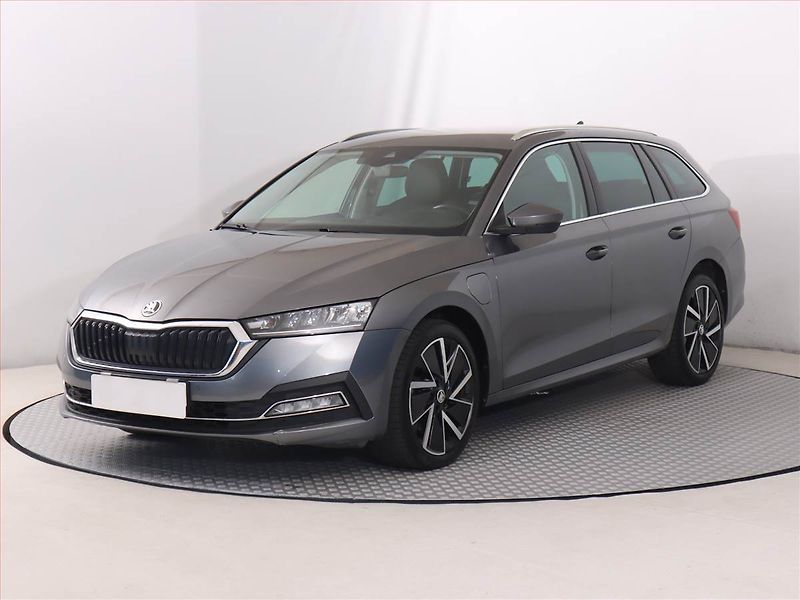 Škoda Octavia (2022) 1.4 TSI iV - fotka 2 z 24