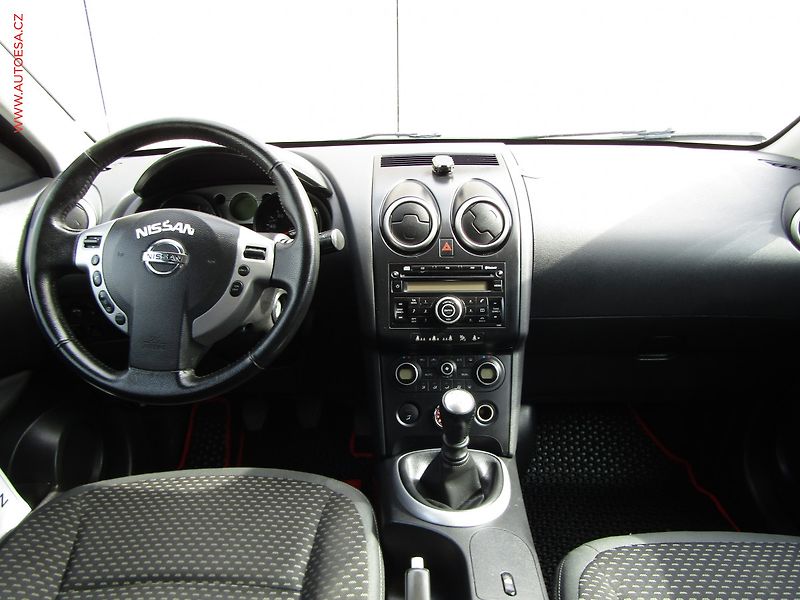 Nissan Qashqai (2007) 1.5 dCi, AC, TZ - fotka 8 z 17