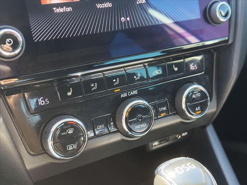 Škoda Octavia 1,6 TDI DSG CZ Style LED DPH - fotka 29 z 38