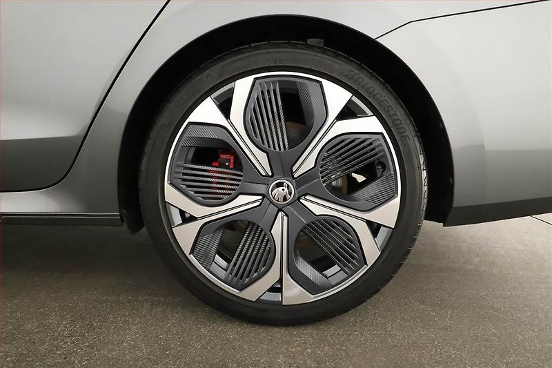 Škoda Octavia (2025) RS 2.0 TSI, RS, Automat - fotka 12 z 18
