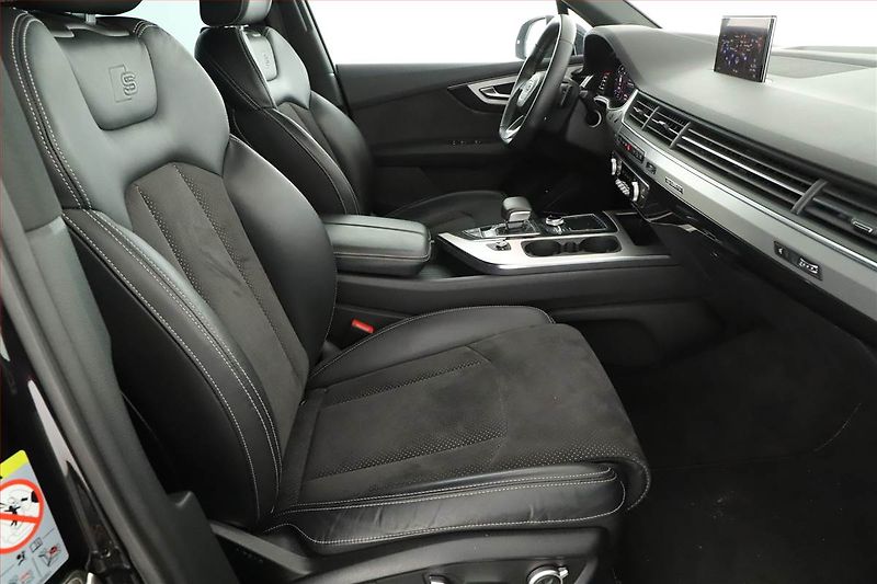 Audi Q7 (2019) S-Line 50 TDI - fotka 19 z 21